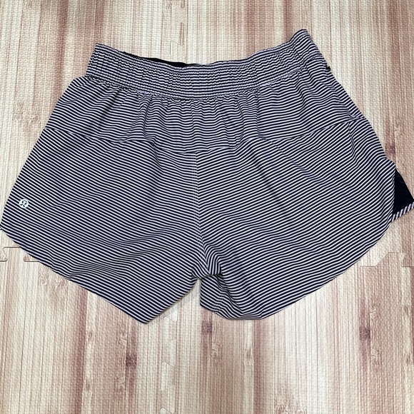 Lululemon Go The Distance Shorts [13112] - Picture 3 of 11